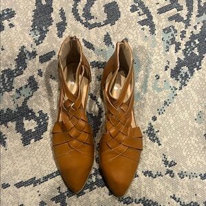 Elegant Tan Women's Shoes